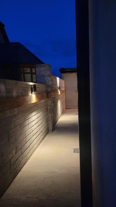 Modern Studio Apartment In Cashel คาเชล ภายนอก รูปภาพ