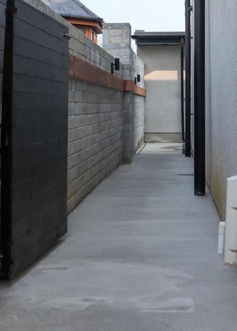 Modern Studio Apartment In Cashel คาเชล ภายนอก รูปภาพ