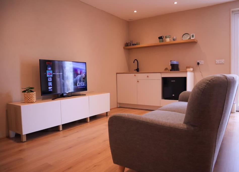 Modern Studio Apartment In Cashel คาเชล ภายนอก รูปภาพ