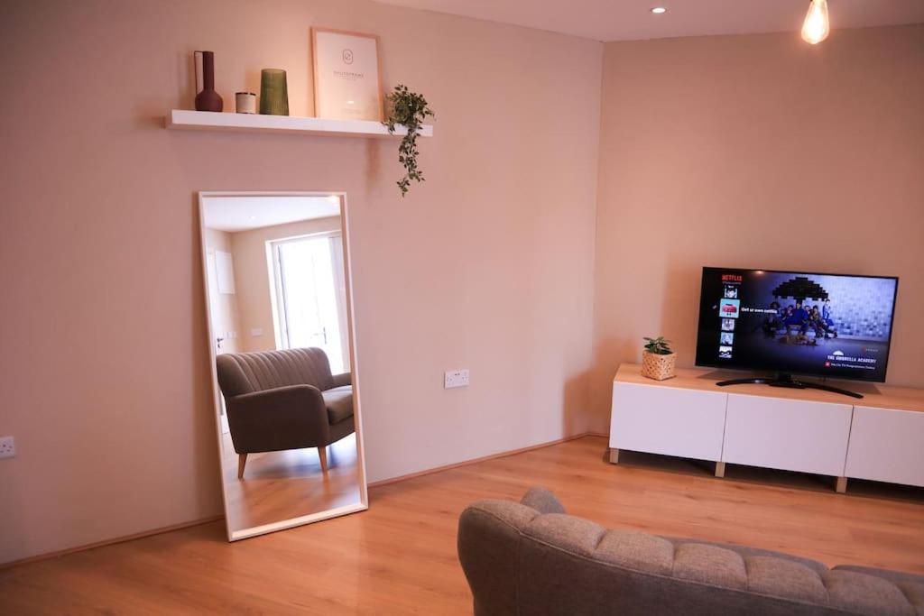 Modern Studio Apartment In Cashel คาเชล ภายนอก รูปภาพ